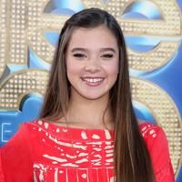 Hailee Steinfeld at The world premiere of 'Glee: The 3D Concert Movie' pictures | Picture 63461